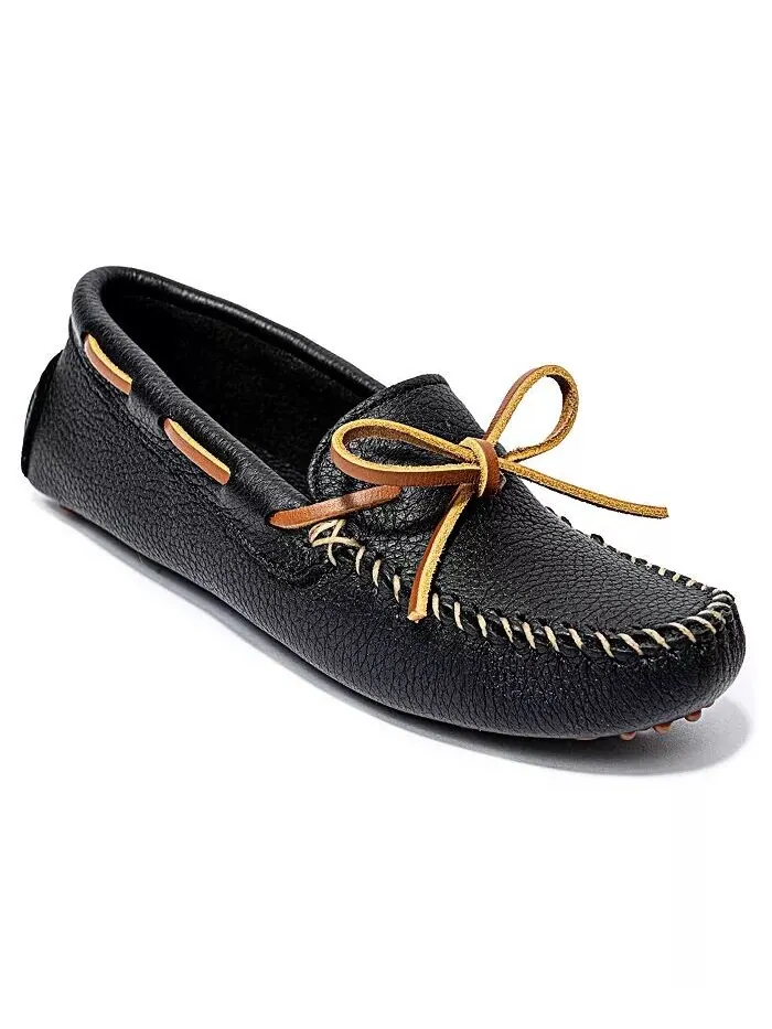 Женские кожаные классические драйверские туфли Minnetonka — изображение 1 из 5, черный