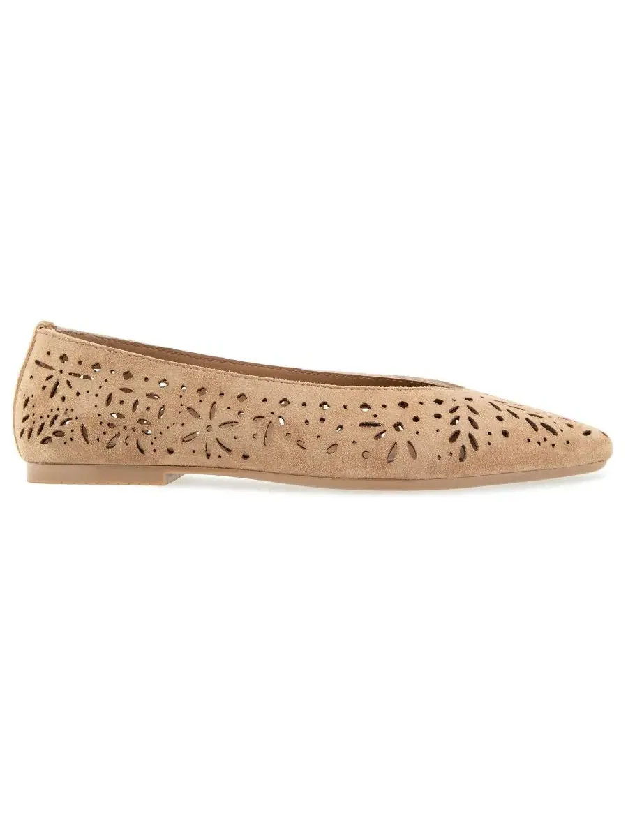 Балетки Latouche Perforated Pointed Toe из натуральной кожи Splendid — изображение 2 из 5, бежевый