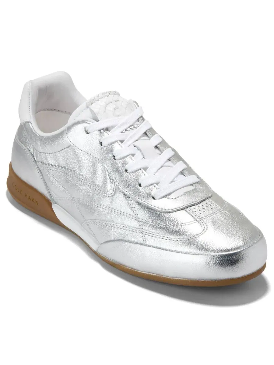 Женские кроссовки GrandPrø Turf 20 на шнуровке Cole Haan — изображение 1 из 5, серебристый/белый