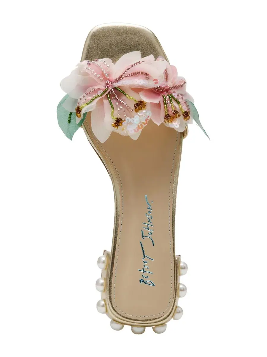 Женские сандалии-слипоны Rosia с цветочным принтом Betsey Johnson — изображение 4 из 5, светлый золотистый