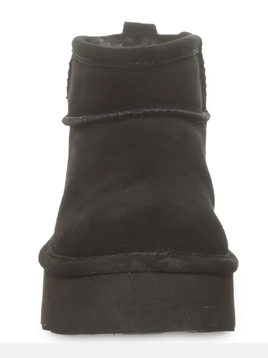 Ботинки Retro Shorty Platform Pull-On с замшевым верхом BEARPAW — изображение 6 из 8, черный