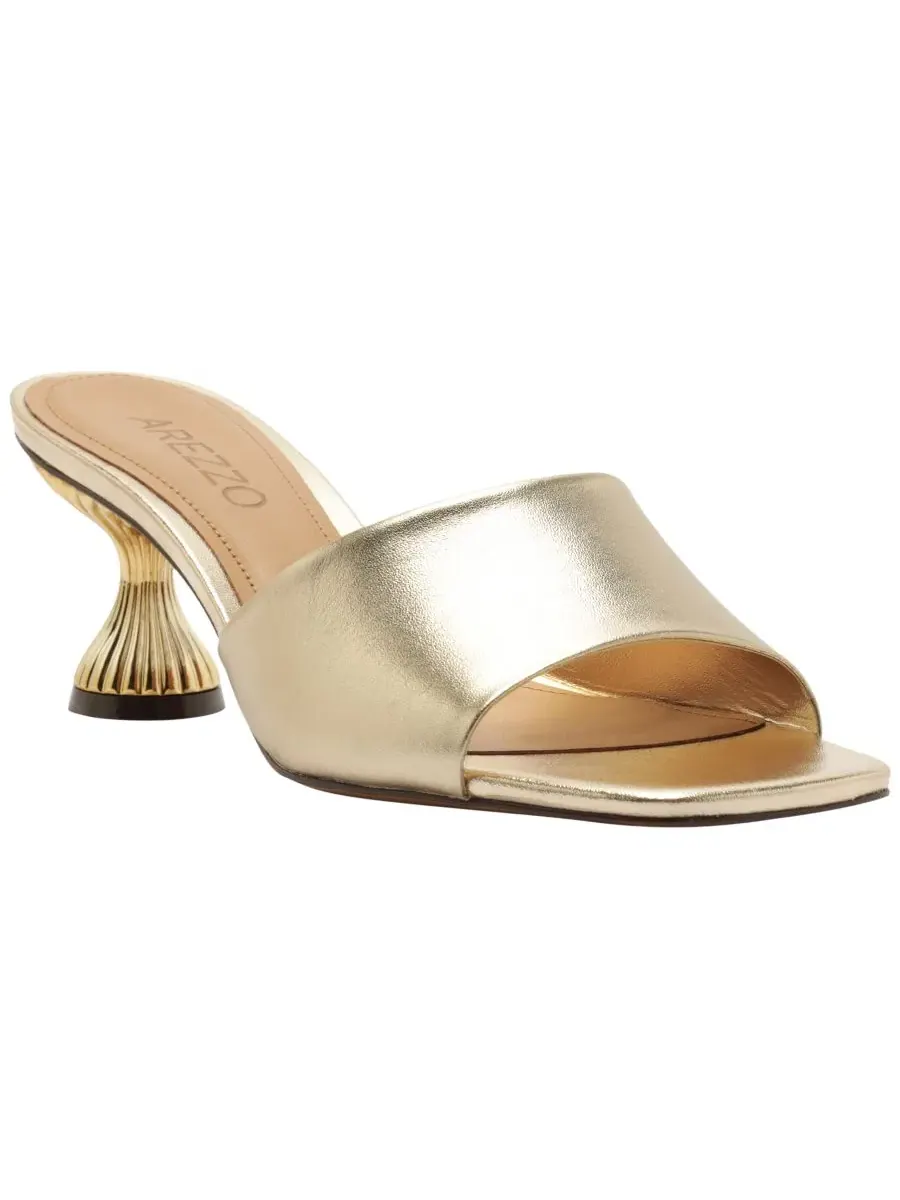 Босоножки на низком каблуке Savi Low Stiletto Arezzo — изображение 1 из 5, платиновый