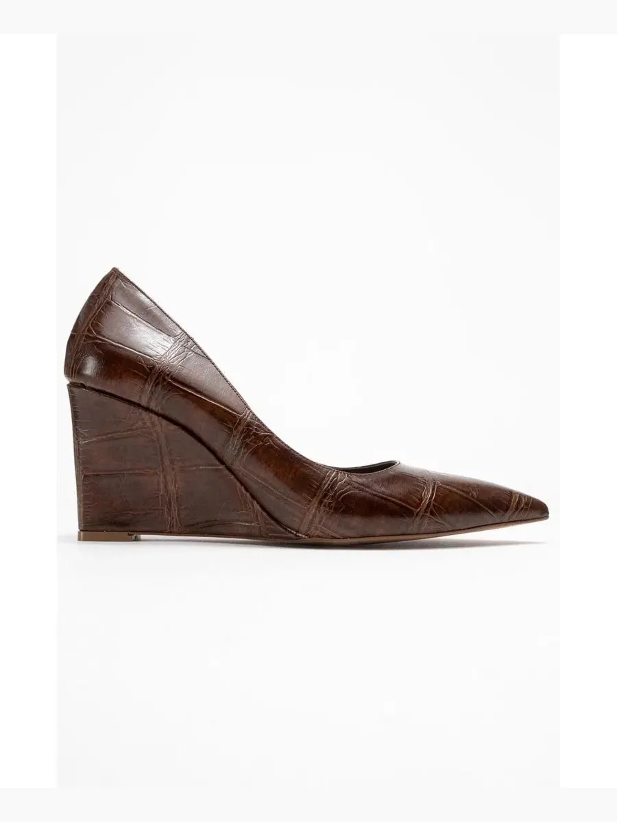 Туфли-лодочки на танкетке с острым мысом, модель Puera Prologue Shoes — изображение 2 из 3, коричневый