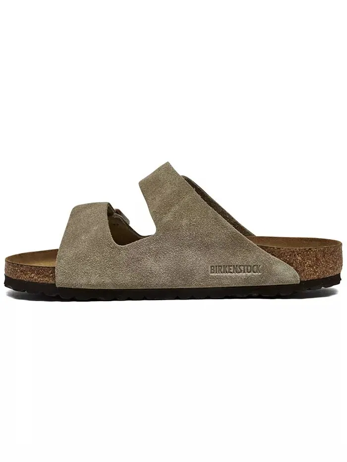 Мужские повседневные сандалии Arizona Suede Leather Soft Footbed от Finish Line Birkenstock — изображение 3 из 6, тауп
