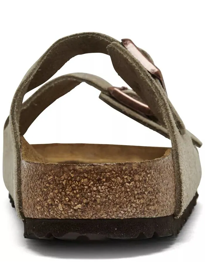 Мужские повседневные сандалии Arizona Suede Leather Soft Footbed от Finish Line Birkenstock — изображение 4 из 6, тауп