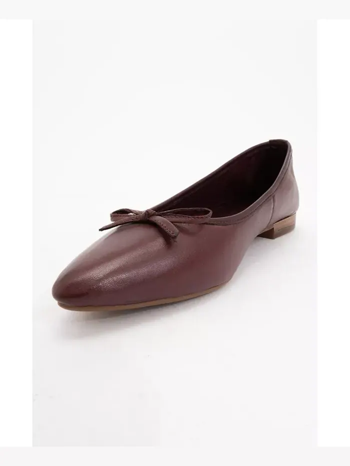 Балетки Ruby с острым носом из кожи Forever & Always Shoes — изображение 4 из 5, черный