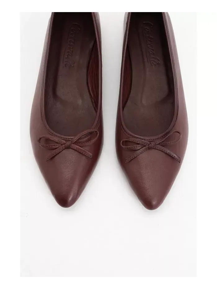 Балетки Ruby с острым носом из кожи Forever & Always Shoes — изображение 5 из 5, черный