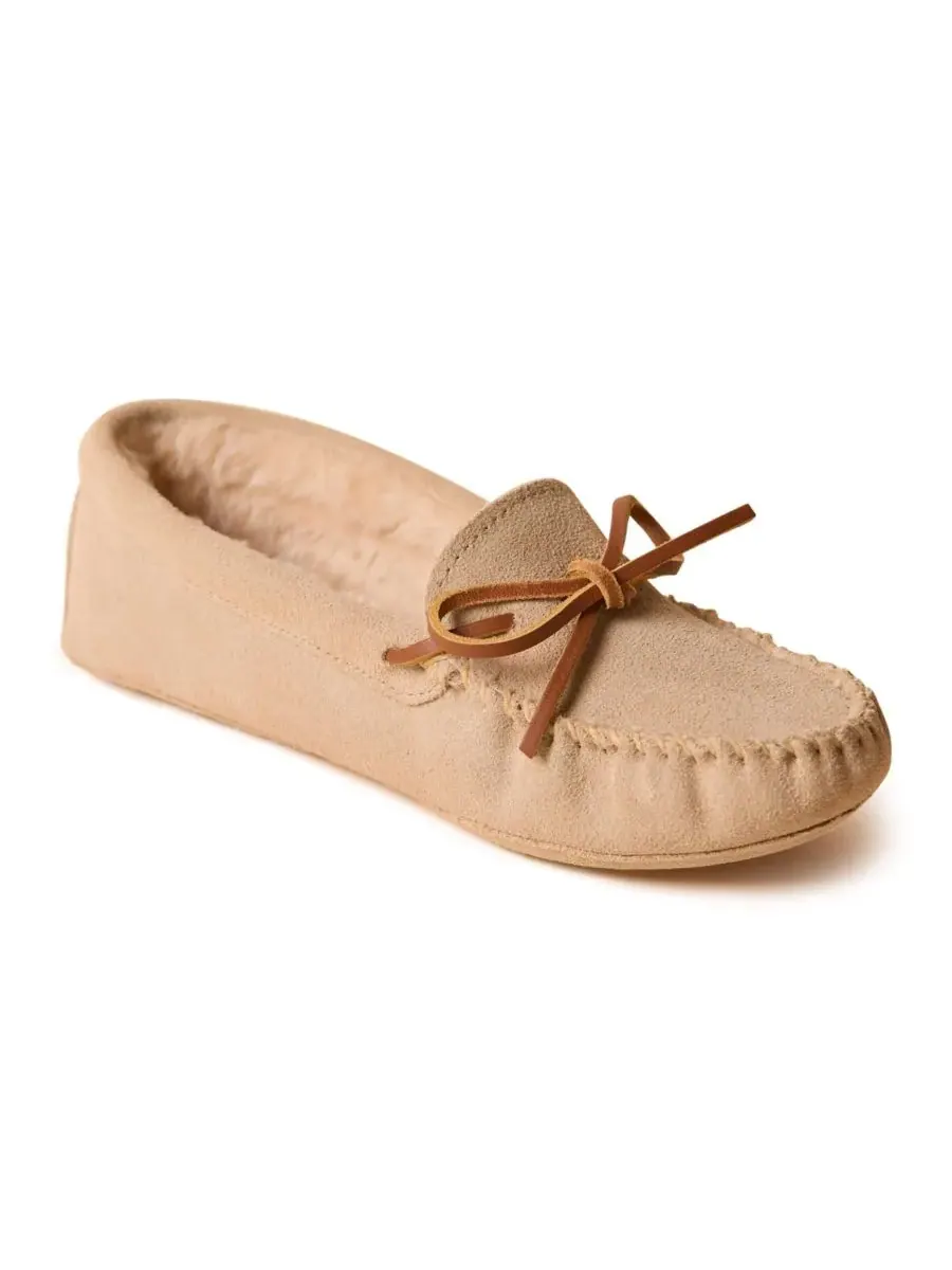 Женские замшевые тапочки с мягкой подошвой и ворсистой подкладкой Minnetonka — изображение 1 из 6, серый