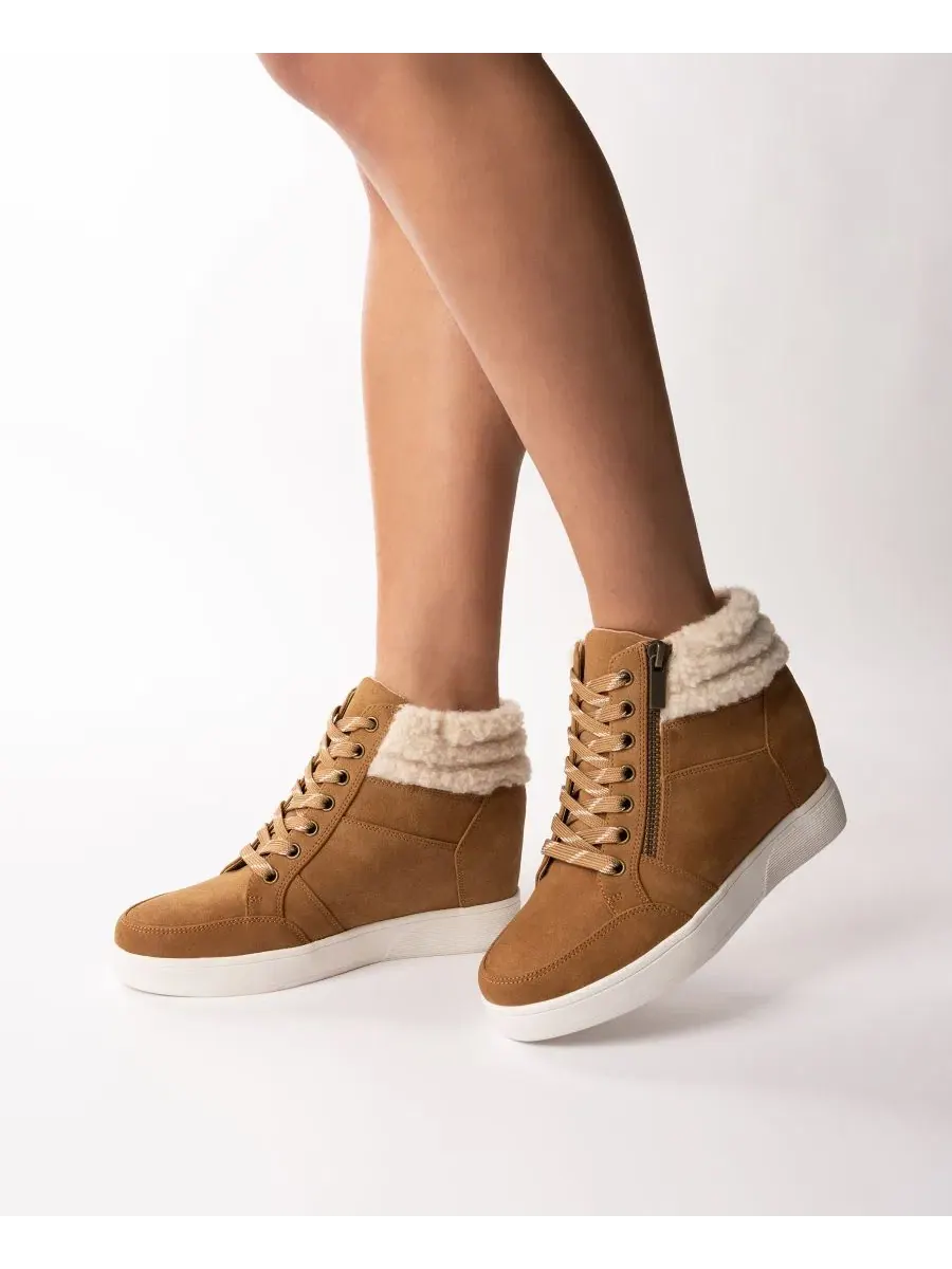 Женские кроссовки Clarity Wedge на шнуровке Journee Collection — изображение 6 из 6, коричневый