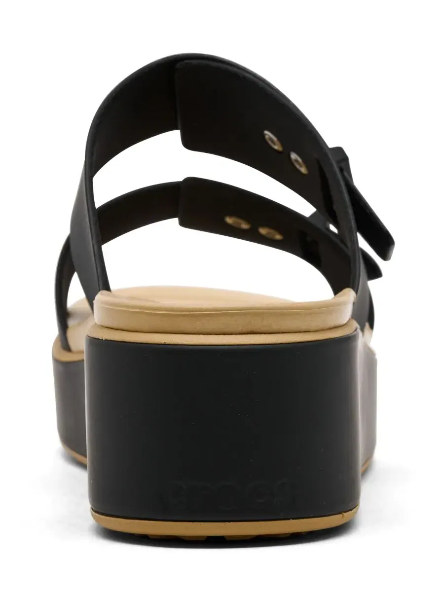Сандалии-танкетки Brooklyn Low Wedge, женские Crocs — изображение 4 из 6, черный