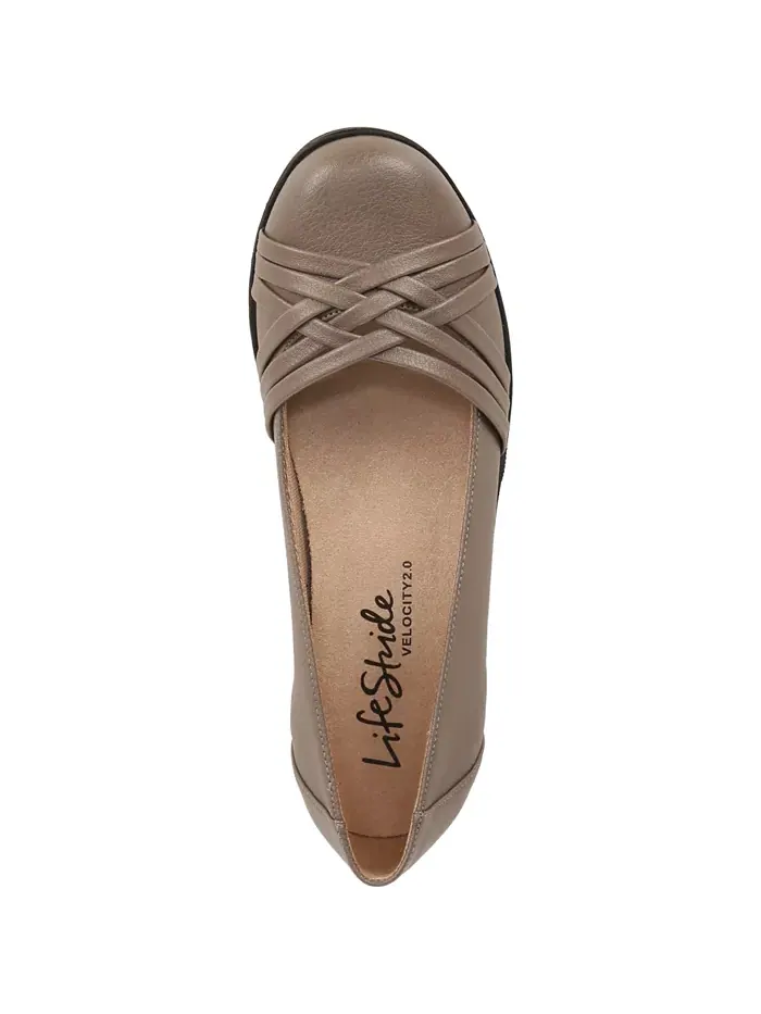 Женские балетки Incredible Slip On LifeStride — изображение 4 из 5, бежевый