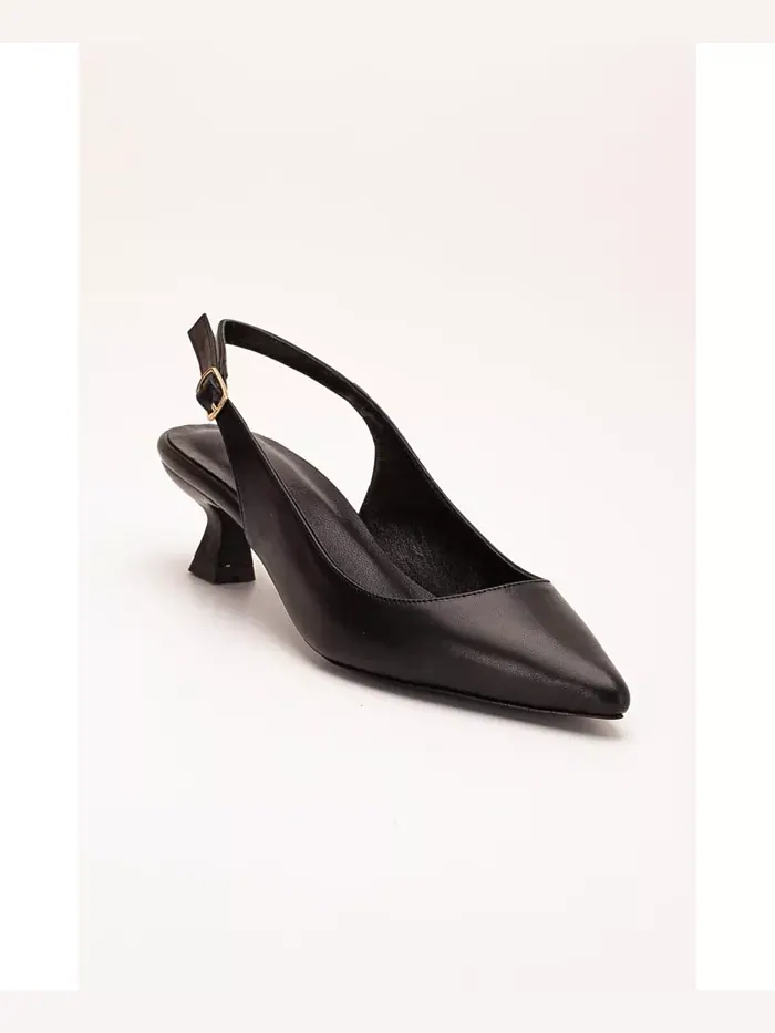 Летние босоножки-лодочки Lety на низком каблуке с ремешком Forever & Always Shoes — изображение 1 из 3, черный