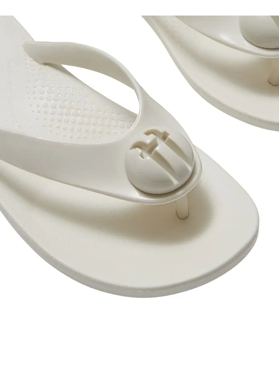 Женские сандалии Iqushion с глянцевыми пуговицами и без шнурков FitFlop — изображение 5 из 7, бежевый