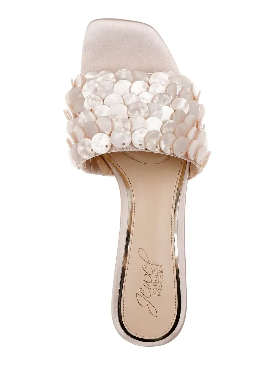 Женские сандалии-слипоны Pacific Jewel Badgley Mischka, темно-nude satin — изображение 4 из 5, бежевый