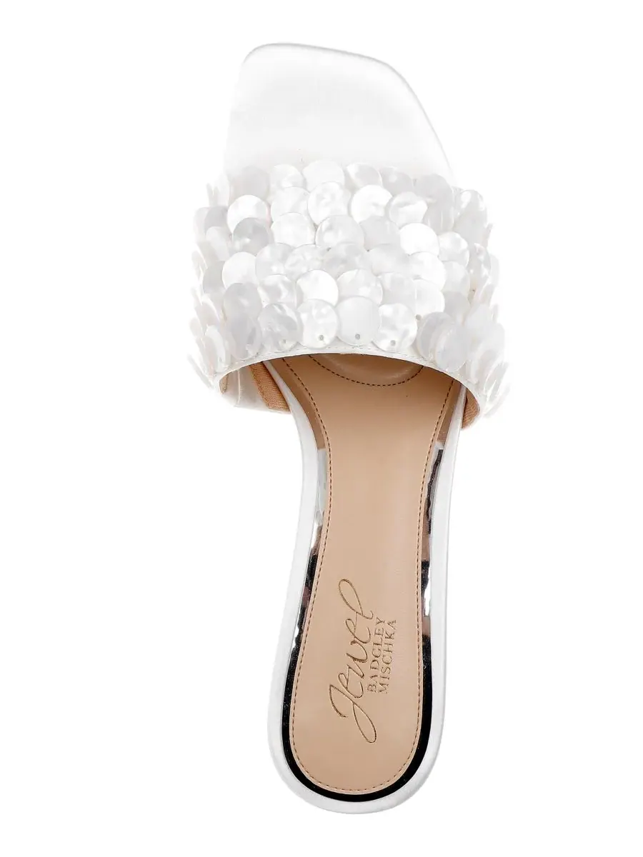 Женские сандалии-слипоны Pacific Jewel Badgley Mischka, айвори satin — изображение 4 из 5, слоновая кость