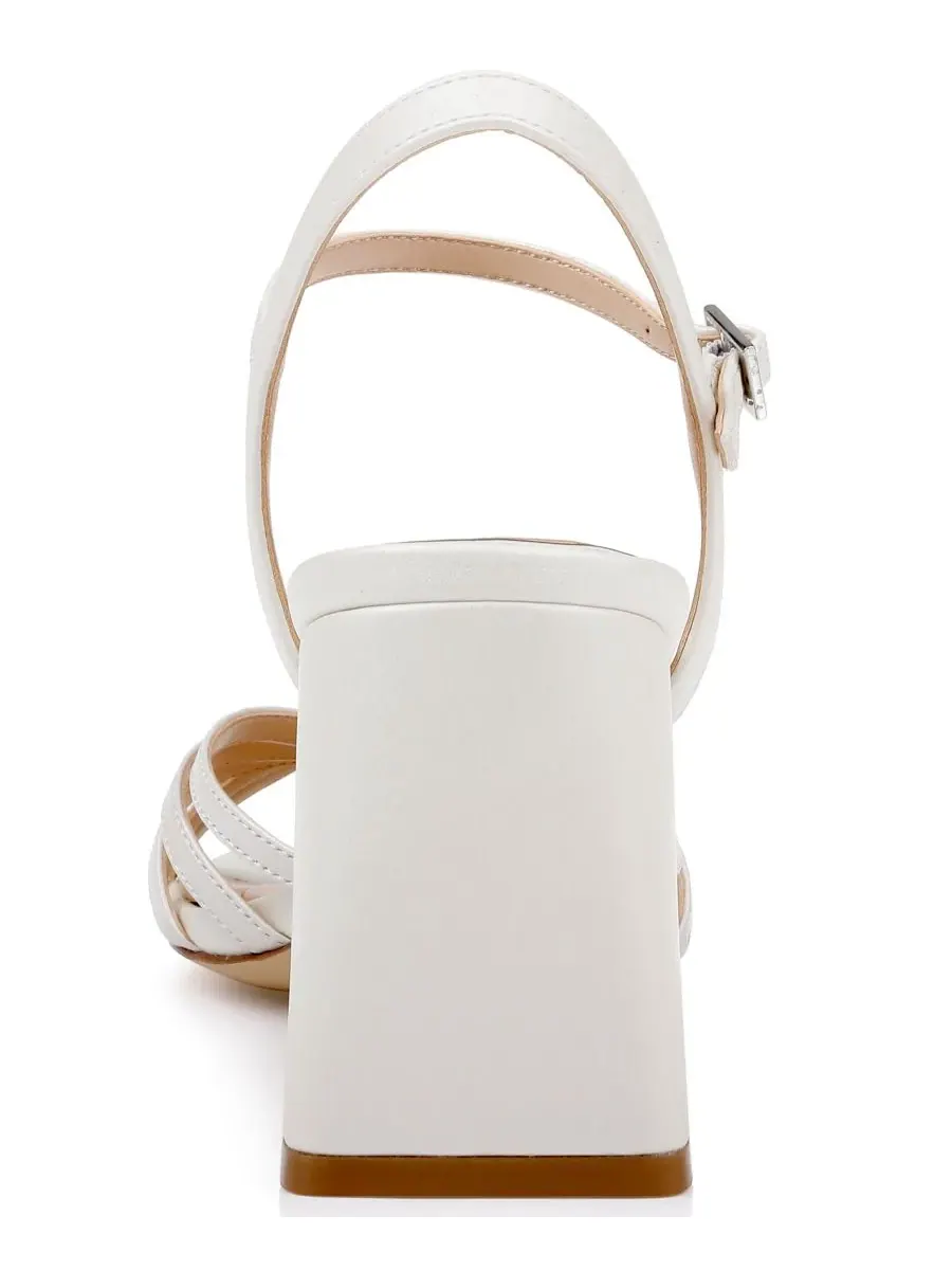 Женские сандалии Patience с квадратным носком Jewel Badgley Mischka — изображение 3 из 5, белый