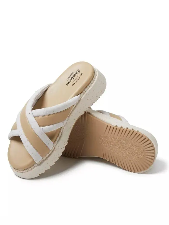 Женские босоножки Daisy Cross Strap Platform Dearfoams — изображение 2 из 5, бежевый
