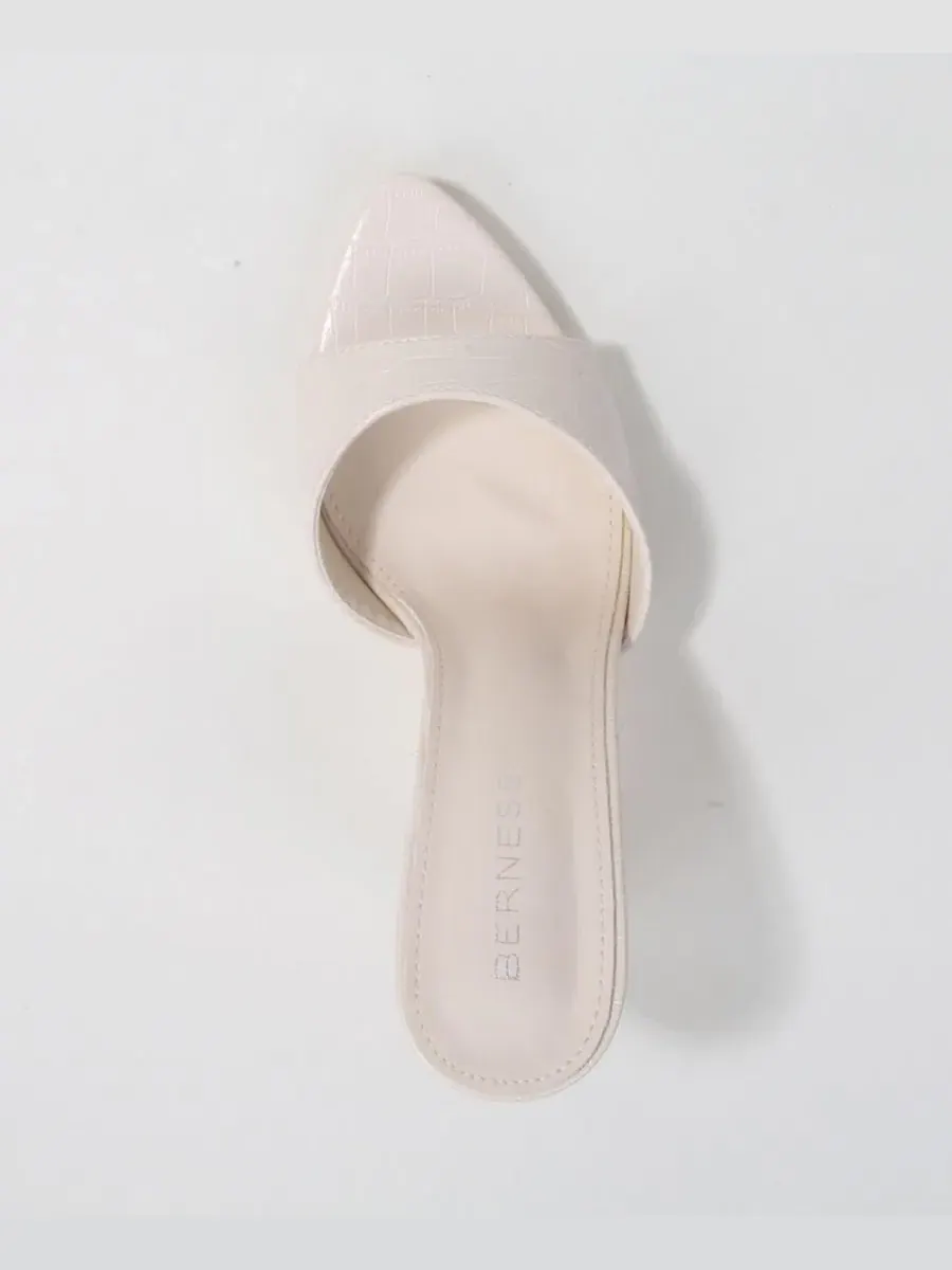 Босоножки на каблуке с фактурой крокодиловой кожи Jessa Croc Embossed Stiletto Slide Sandals BERNESS — изображение 4 из 5