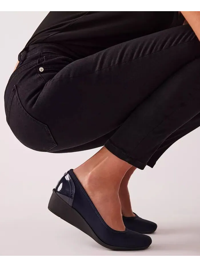Женские туфли-лодочки Wisher Sport на танкетке Anne Klein — изображение 8 из 8, черный