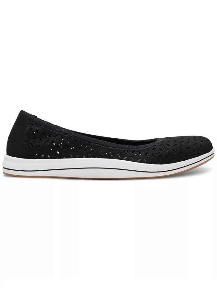 Балетки женские Clarks Cloudsteppers Breeze Roam Perfed — изображение 2 из 5, черный