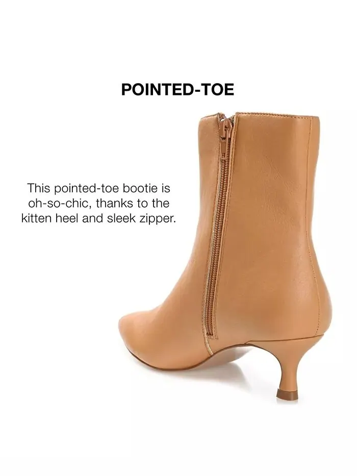 Женские ботильоны Arely Kitten Heel с острым носком Journee Collection — изображение 9 из 9, бежевый