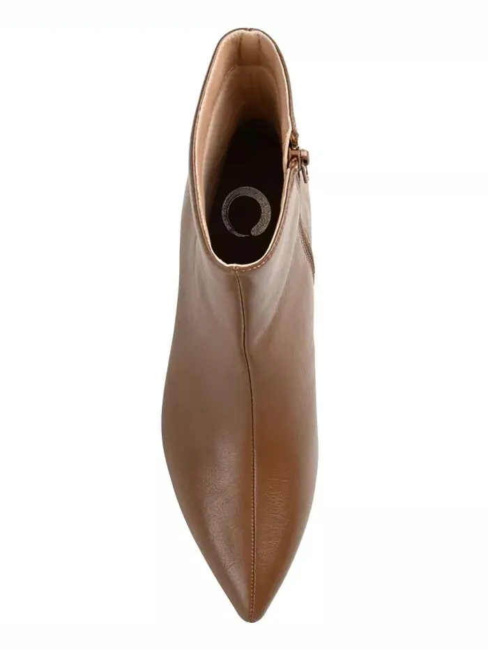 Женские ботильоны Arely Kitten Heel с острым носком Journee Collection — изображение 4 из 8, коричневый