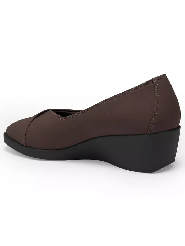 Женские туфли-лодочки Taka Wedge Aerosoles — изображение 6 из 6, коричневый