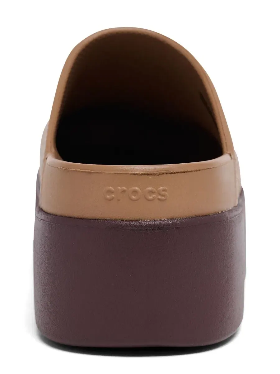 Платформенные клоги Dylan на каблуке 5,5 см Crocs — изображение 5 из 6, сепия