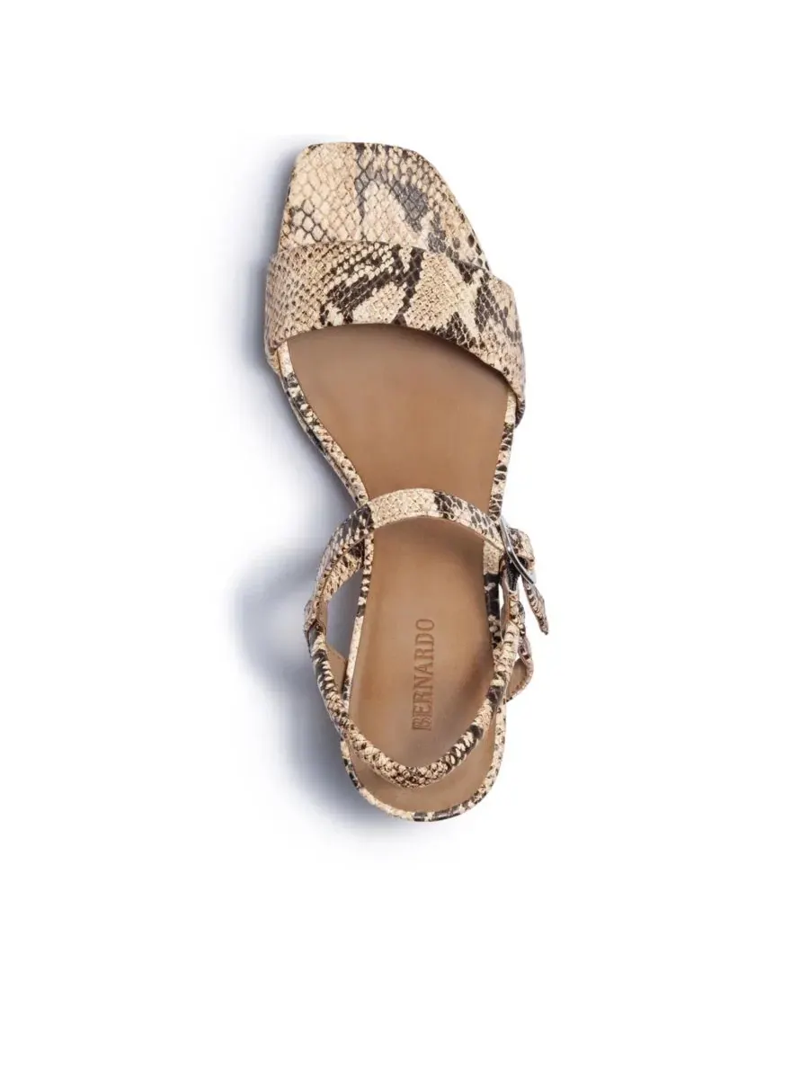 Сандалии с закрытым мысом на каблуке и платформой Canto Platform Sandal Bernardo Footwear — изображение 3 из 5, прозрачный