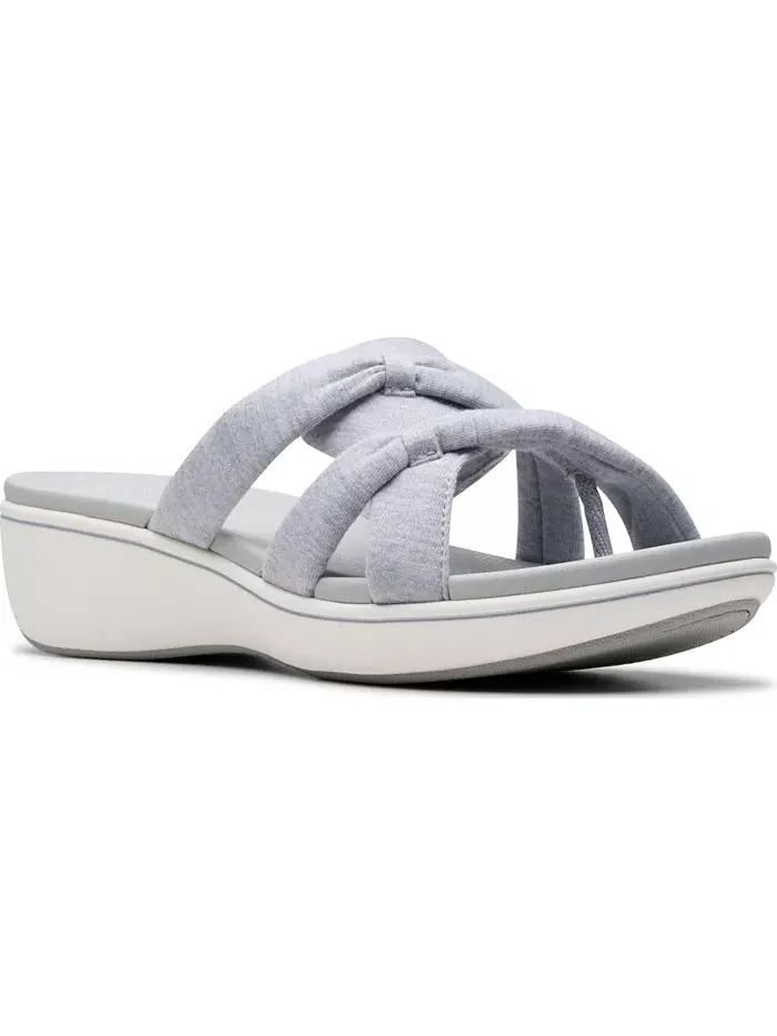 Сандалии Clarks Cloudsteppers Breeze Rae Cam Slip-On Flat