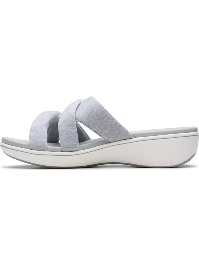 Сандалии Clarks Cloudsteppers Breeze Rae Cam Slip-On Flat — изображение 3 из 8, светлый серый