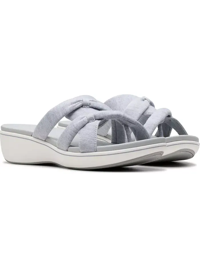 Сандалии Clarks Cloudsteppers Breeze Rae Cam Slip-On Flat — изображение 5 из 8, светлый серый