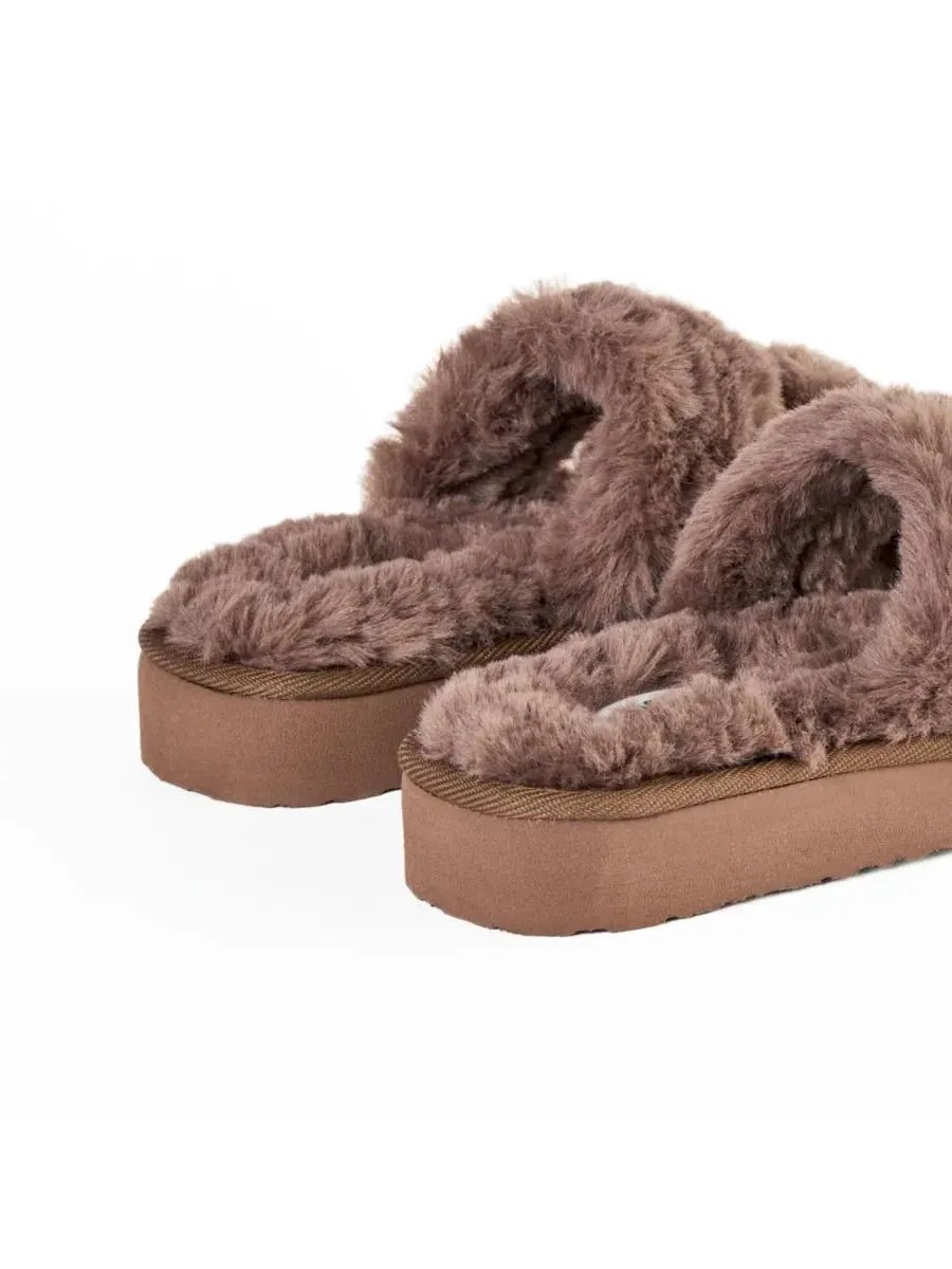 Женские тапочки с двумя ремешками из искусственного меха Minnetonka — изображение 5 из 6, шоколад