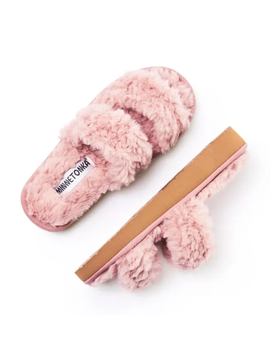 Домашние тапочки с двумя ремешками из искусственного меха Minnetonka — изображение 4 из 7, пудровый розовый