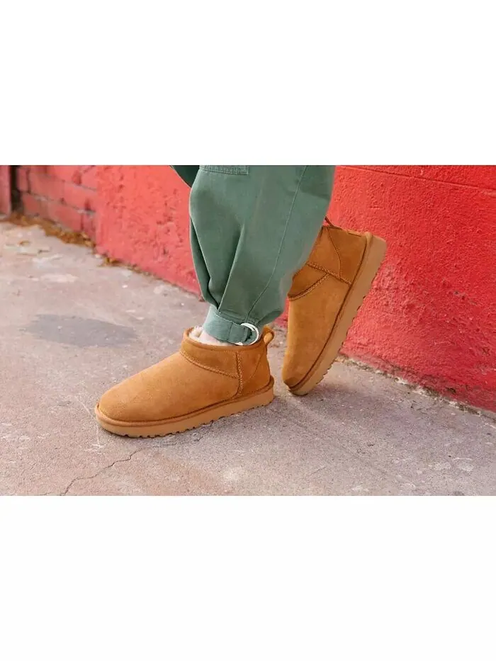 Женские классические ультрамини-ботильоны UGG® — изображение 6 из 6, орех