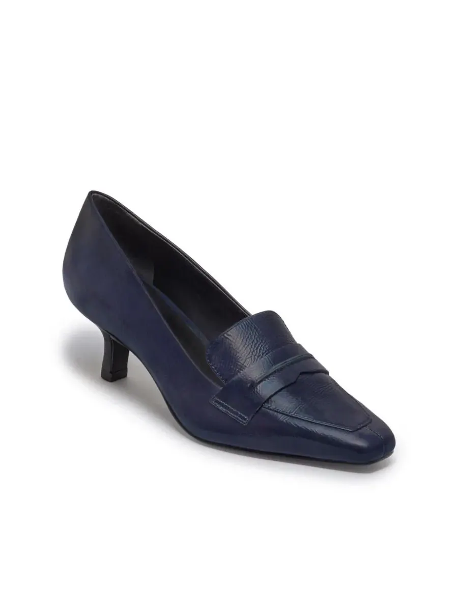 Туфли-лодочки Safi Loafer Pump Bernardo Footwear — изображение 1 из 5, темный темно-синий