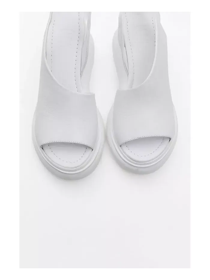 Женские сандалии Agusto на платформе из кожи Forever & Always Shoes — изображение 2 из 4, белый
