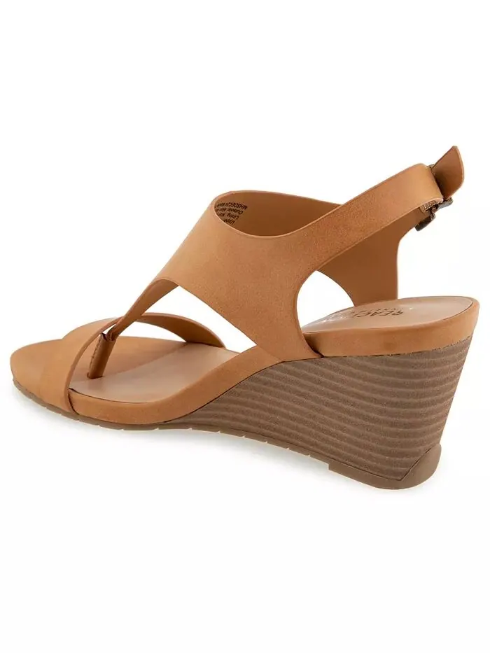 Женские босоножки Greatly Thong Almond Toe на танкетке Kenneth Cole Reaction — изображение 3 из 8, верблюжий