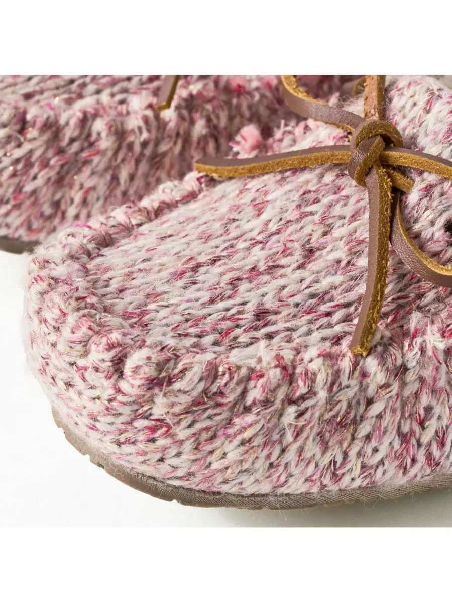 Домашние тапочки мокасины с блестящим трикотажным верхом Minnetonka — изображение 5 из 7, розовый