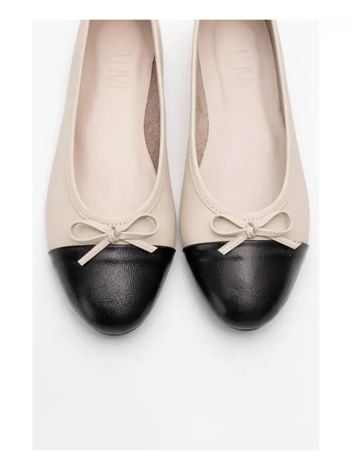 Балетки Rayne Cap Toe из кожи с мыском (женские) Forever & Always Shoes — изображение 4 из 4, бежевый черный