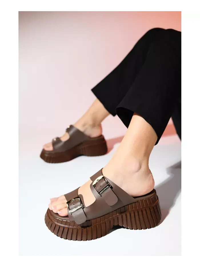 Женские сандалии Joanes Leather на платформе с двумя ремешками Forever & Always Shoes — изображение 4 из 5, коричневый