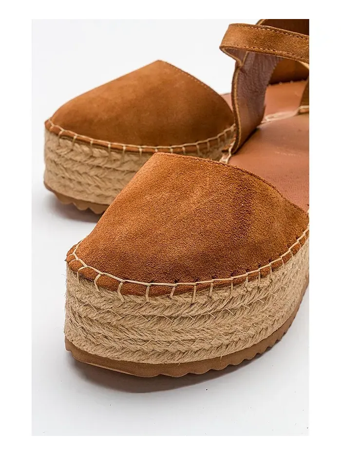Кожаные сандалии-эспадрильи Viba Esprarille на платформе с клином Forever & Always Shoes — изображение 5 из 5, коньячный