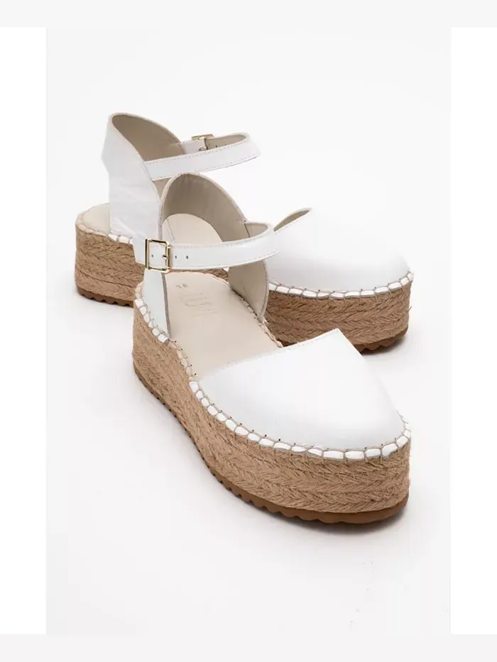 Босоножки Viba Leather Esprarille на платформе и танкетке Forever & Always Shoes — изображение 1 из 4, белый