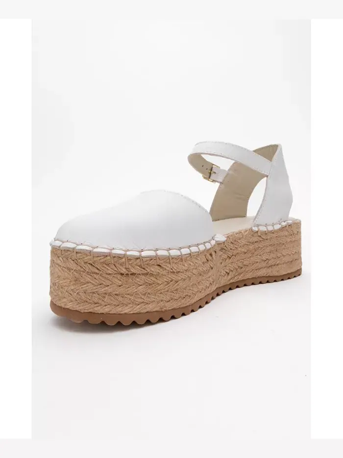 Босоножки Viba Leather Esprarille на платформе и танкетке Forever & Always Shoes — изображение 3 из 4, белый
