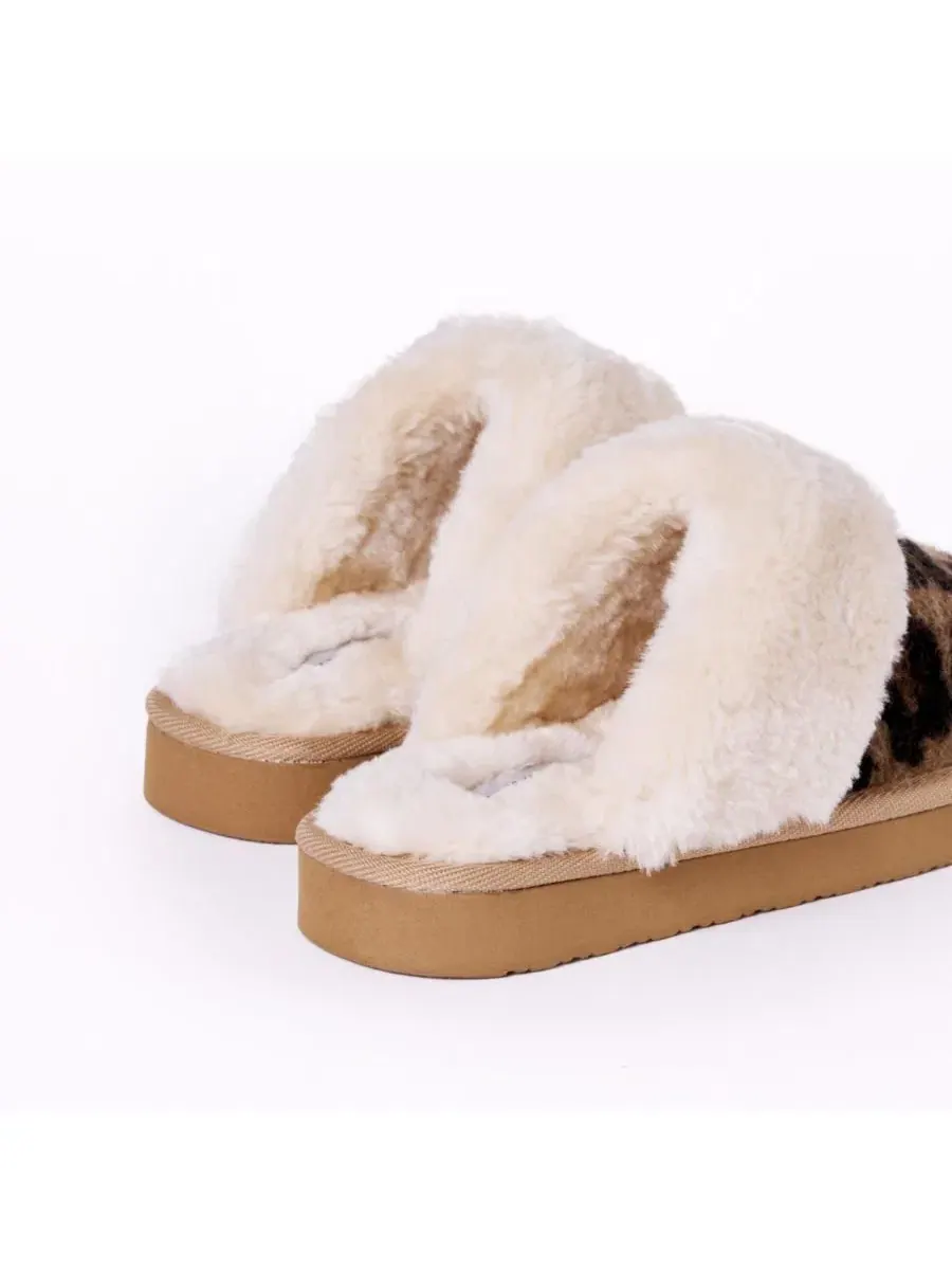 Женские тапочки с узором и искусственным мехом, модель Chesney Patterned Minnetonka — изображение 6 из 7, коричневый