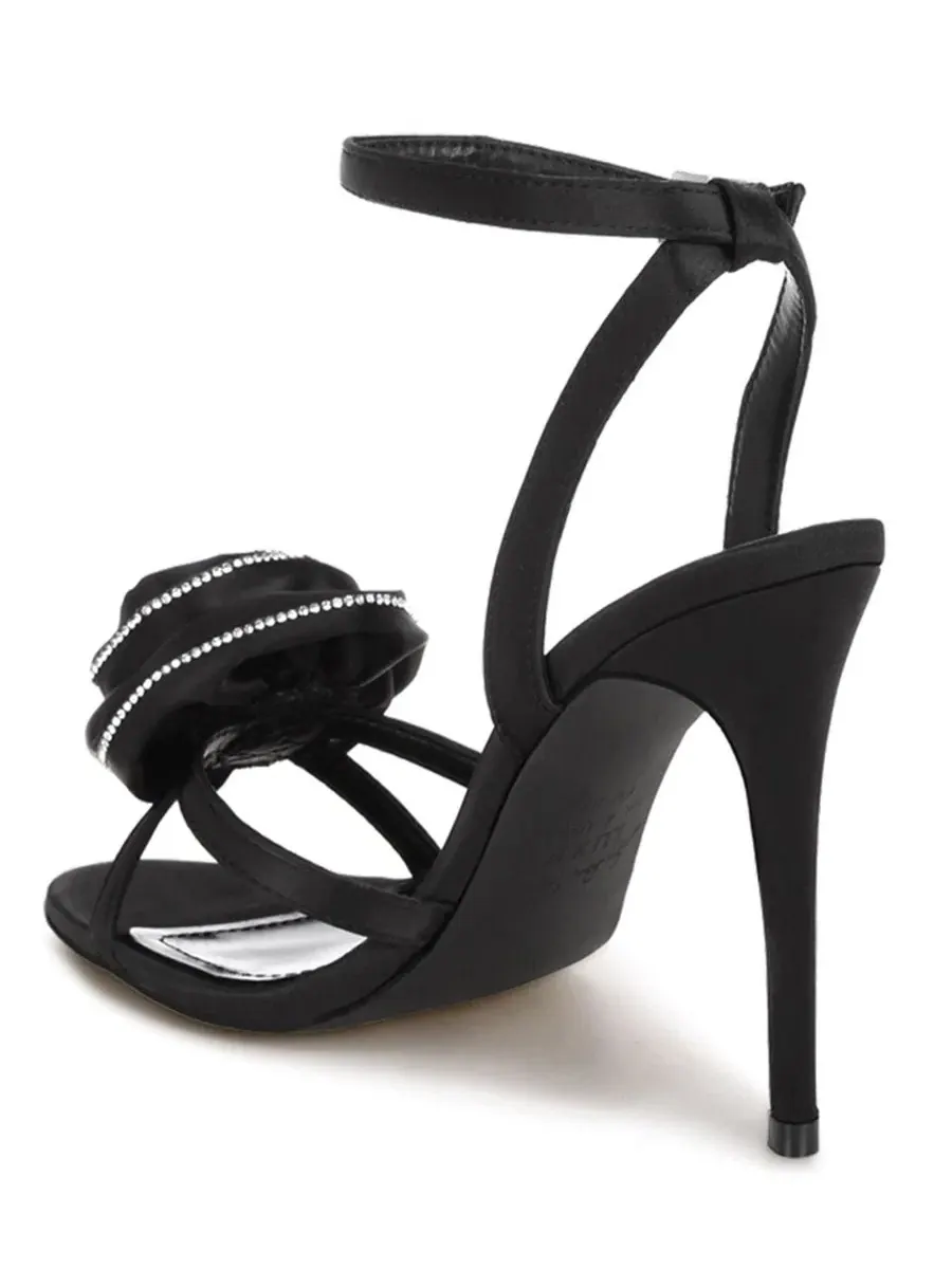 Босоножки на каблуке с цветочным декором и стразами Candela Floral Rhinestone Accent Heel Sandals — изображение 6 из 6