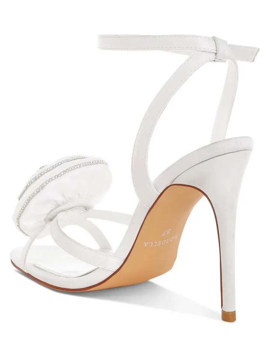 Босоножки на каблуке с цветочным принтом и стразами Candela Floral Rhinestone Accent Heel Sandals — изображение 4 из 4, белый
