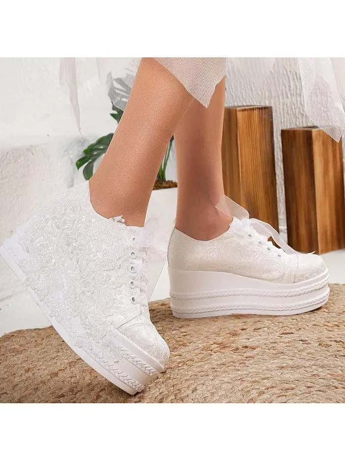 Кроссовки свадебные на платформе Claudine с кружевом Forever & Always Shoes — изображение 5 из 5, слоновая кость