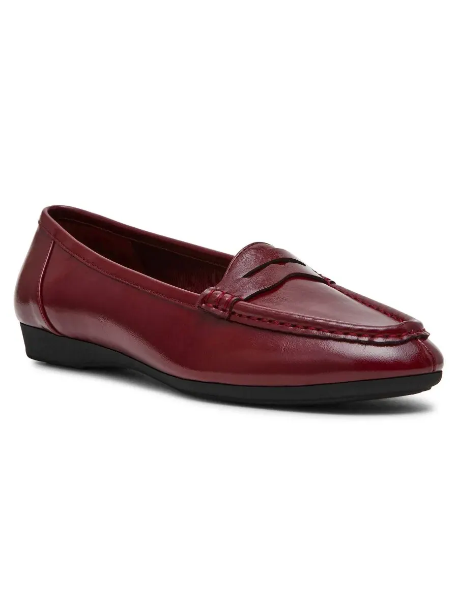Лоферы Carson Slip-On с острым носком Anne Klein, Bordeaux Crinkle — изображение 1 из 8