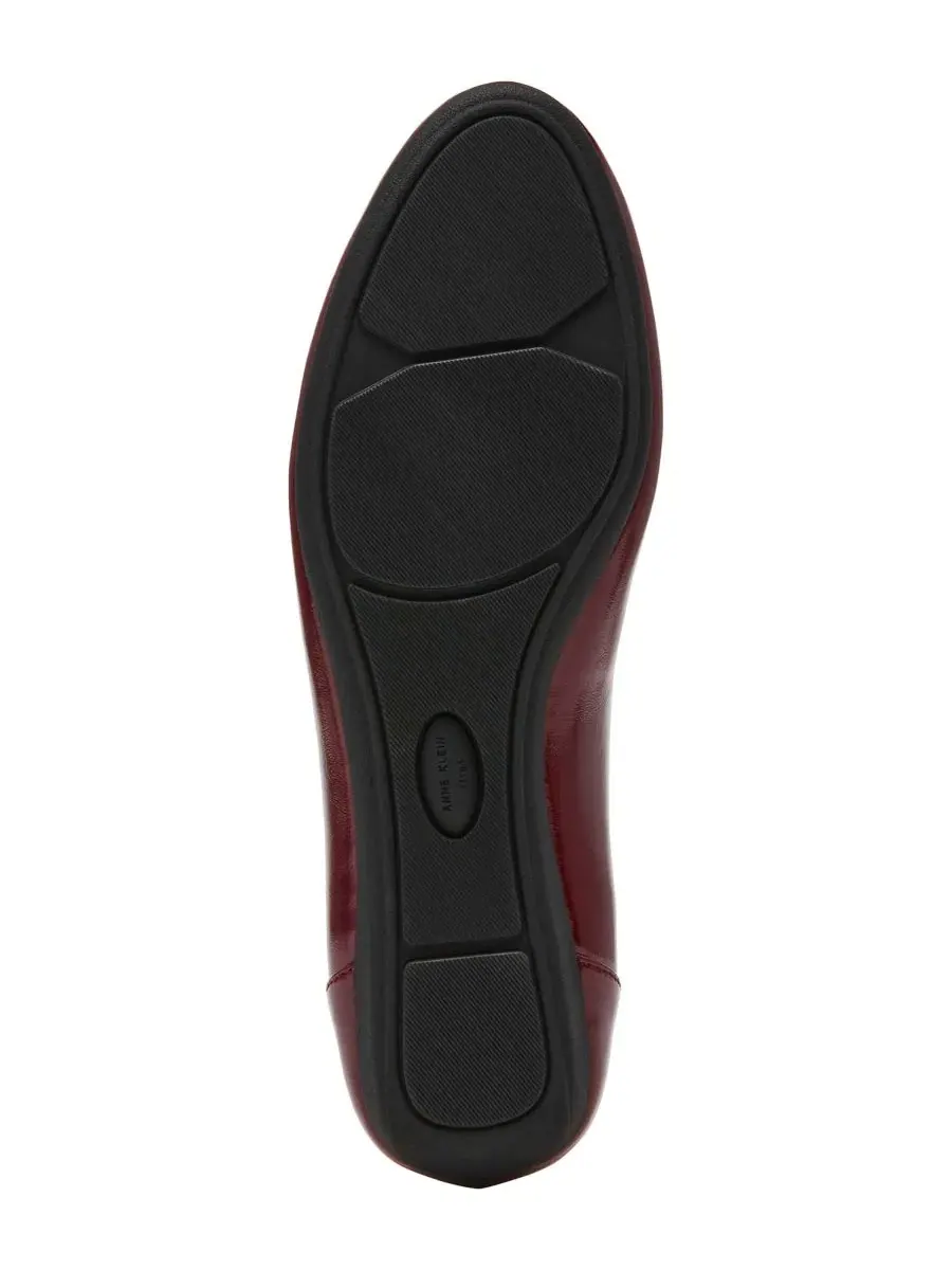 Лоферы Carson Slip-On с острым носком Anne Klein, Bordeaux Crinkle — изображение 6 из 8